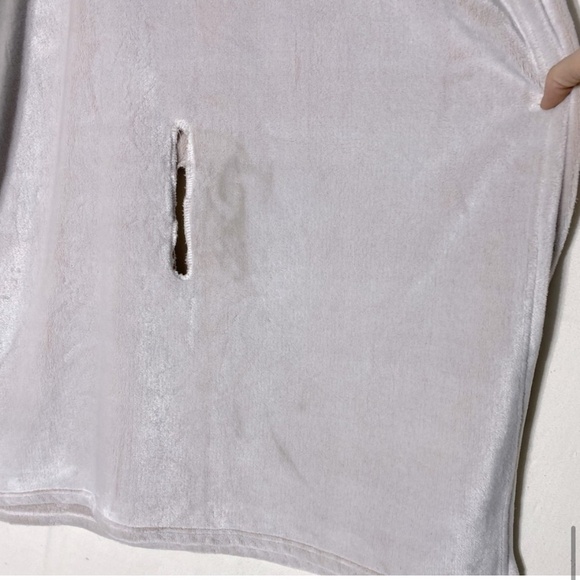 5/$25 La Vie En Rose Super Light Pink Faux Sherpa Cape Scarf Wrap - Picture 13 of 16